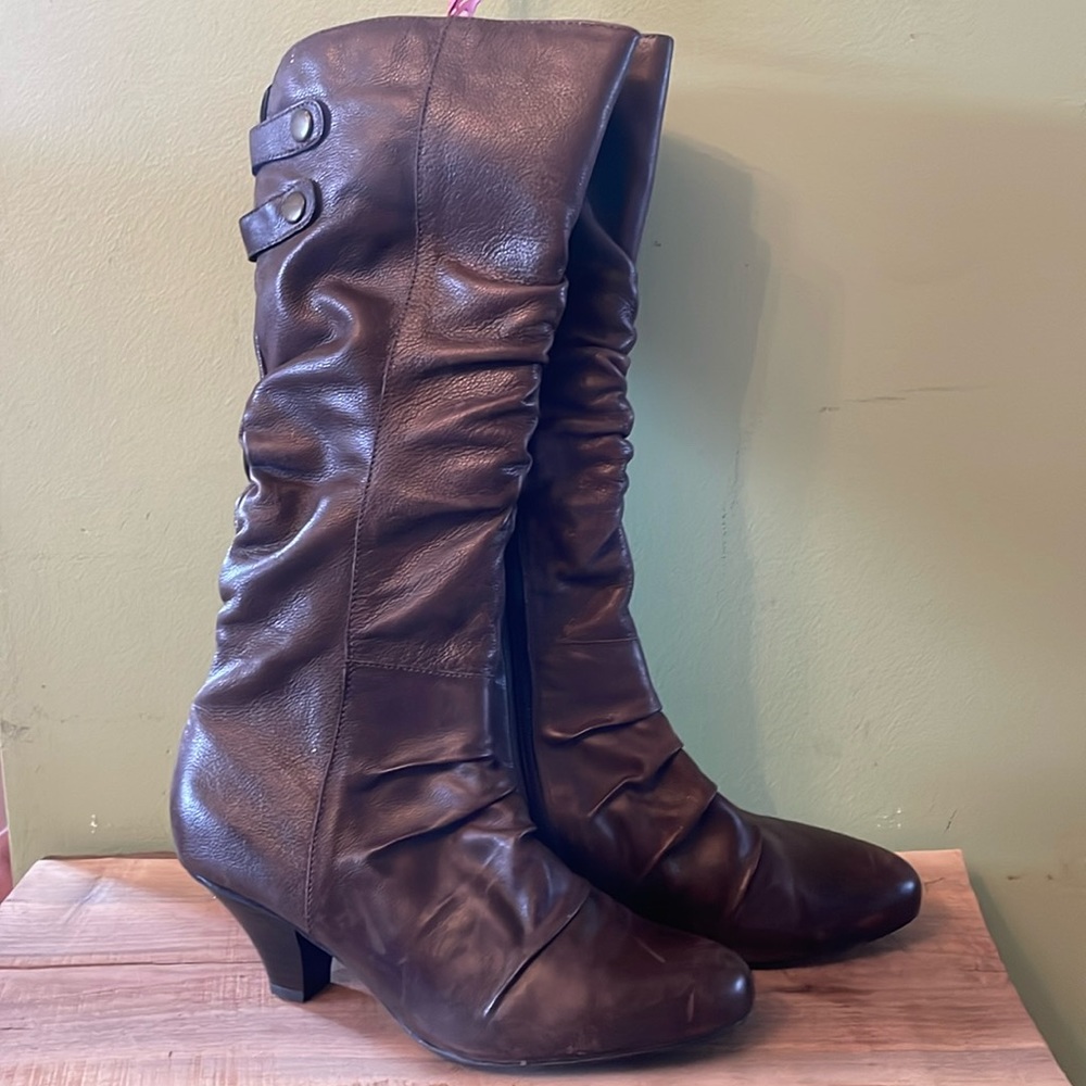 Rinaldi brown mid-calf “slouch detail” boots.